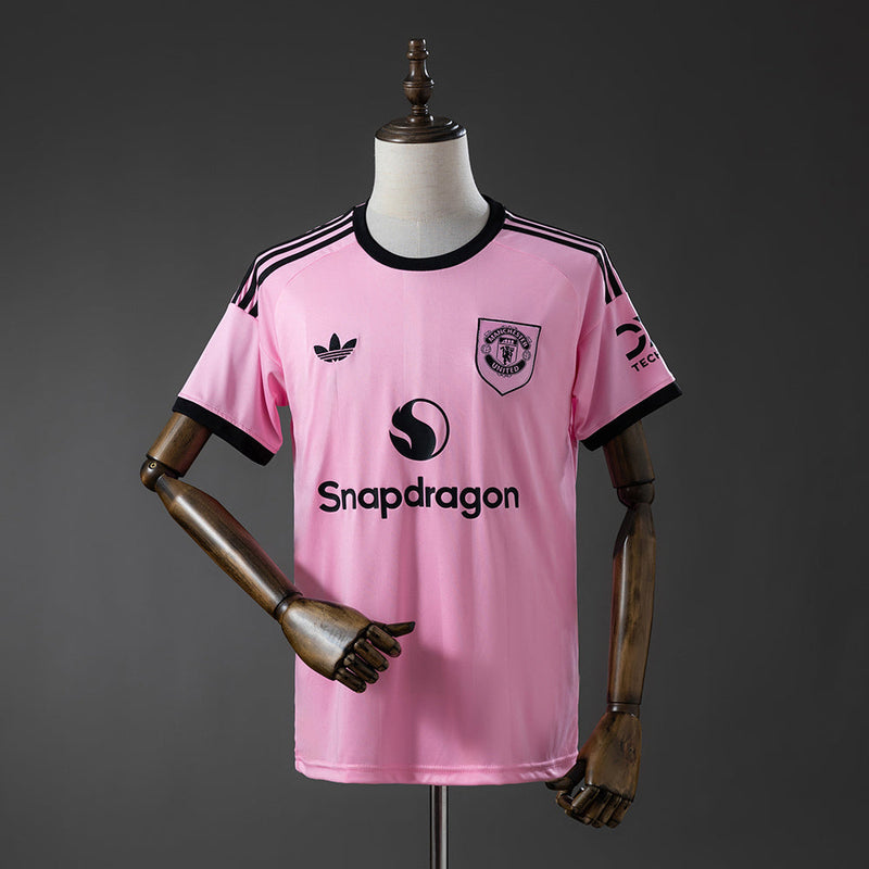 Manchester United 25/26 Goalkeeper Home - Fan Version