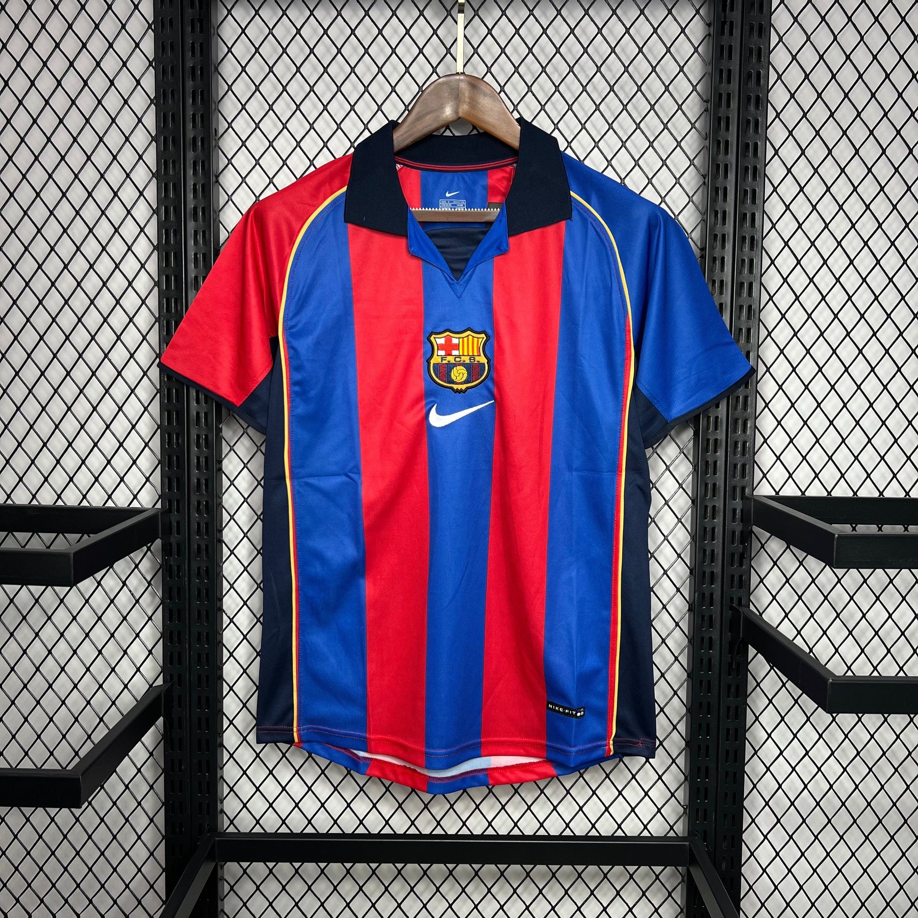 Barcelona Home 04/05 - Retro Version